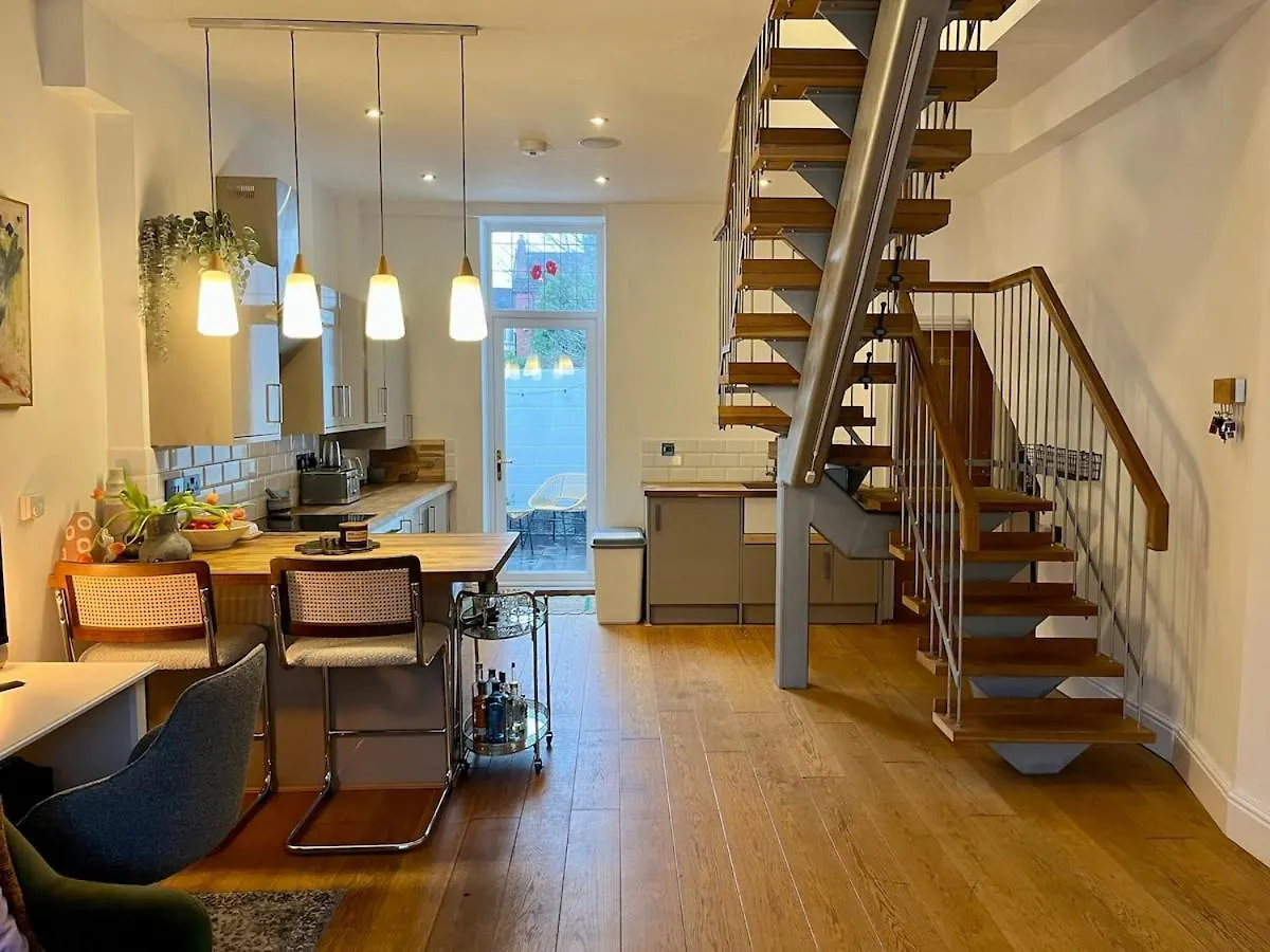 Lake Park House - Stylish Apartment With Parking Cardiff United Kingdom