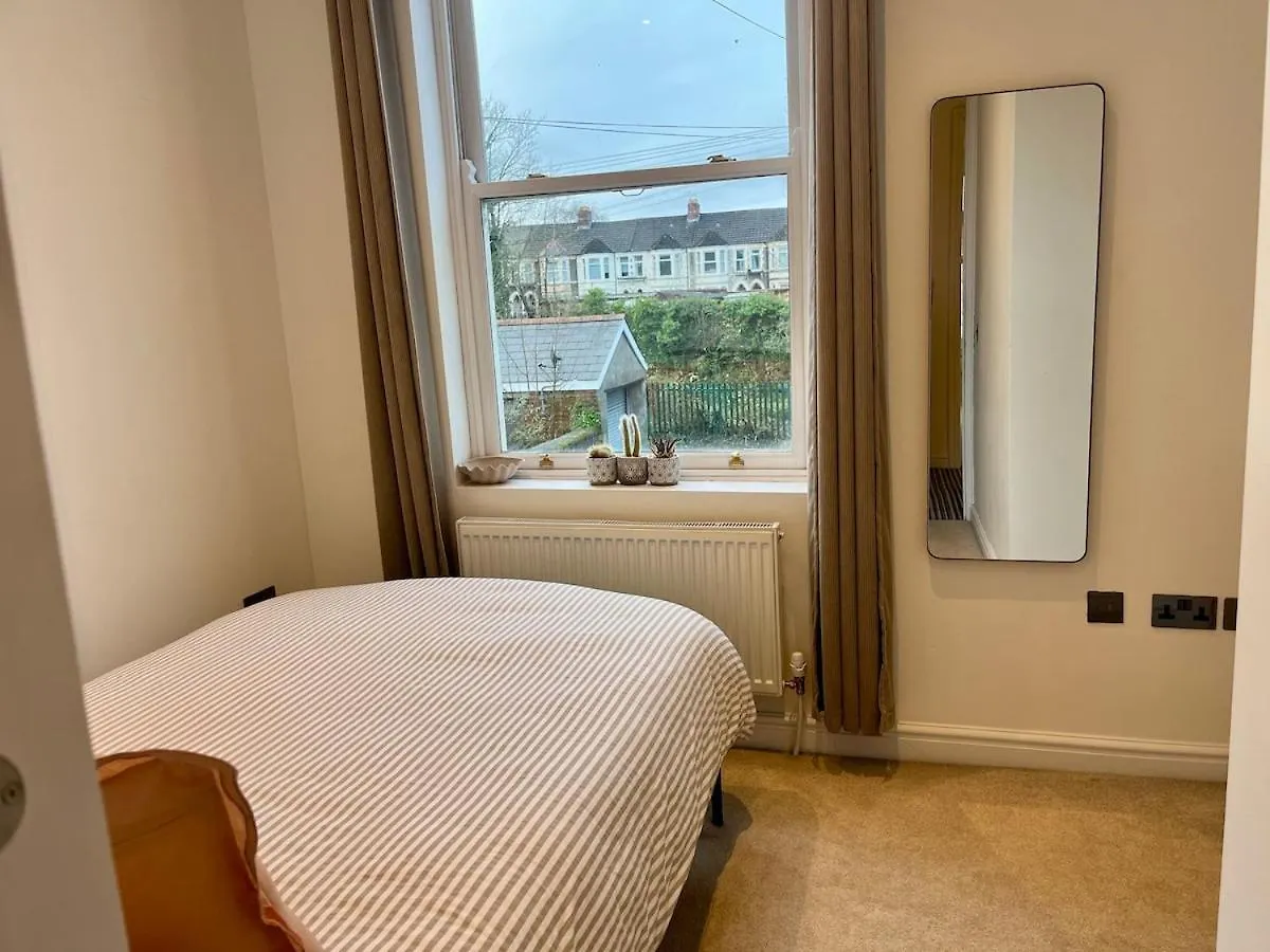 Lake Park House - Stylish Apartment With Parking Cardiff United Kingdom