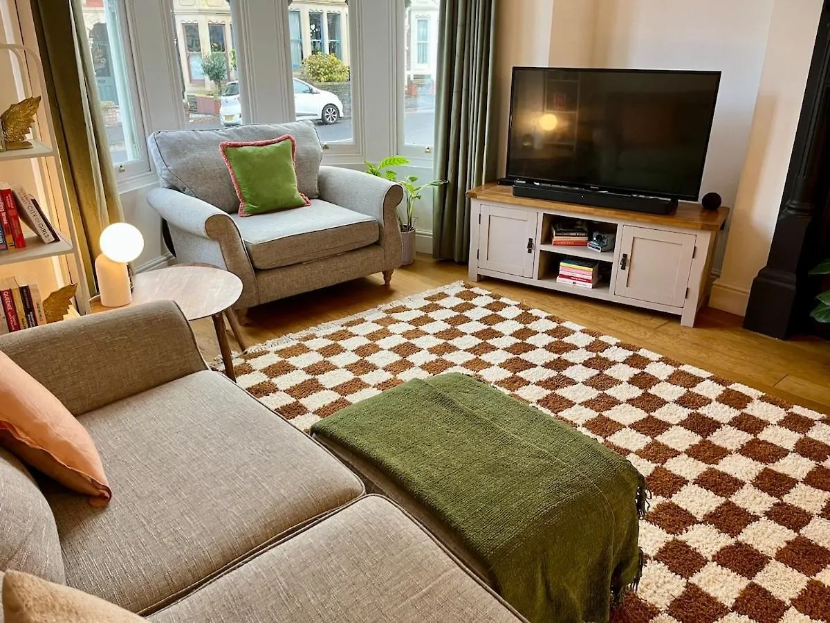 Lake Park House - Stylish Apartment With Parking Cardiff United Kingdom