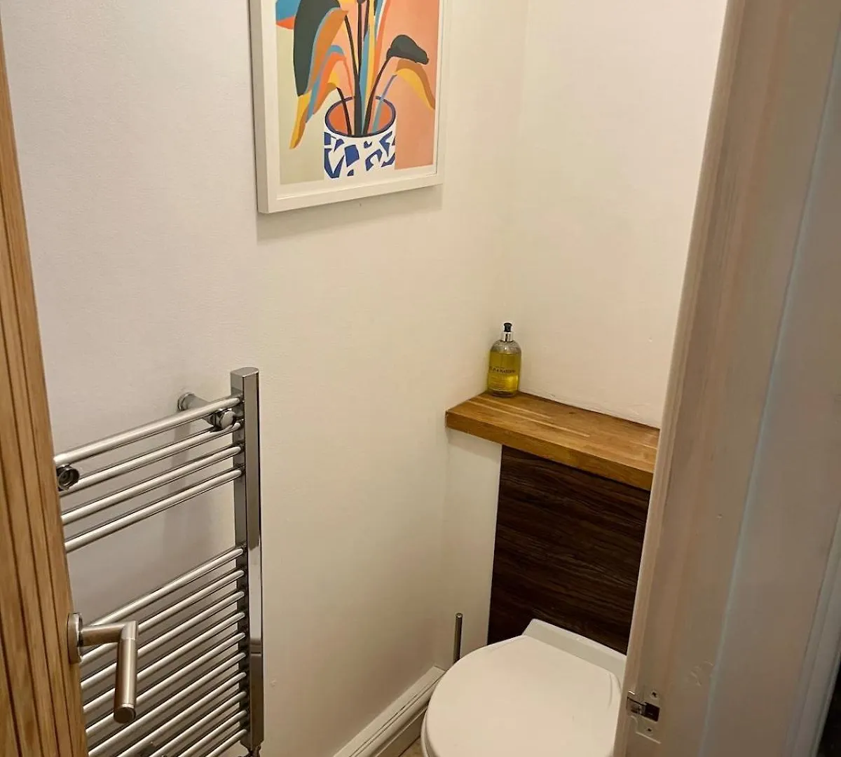 Lake Park House - Stylish Apartment With Parking Cardiff