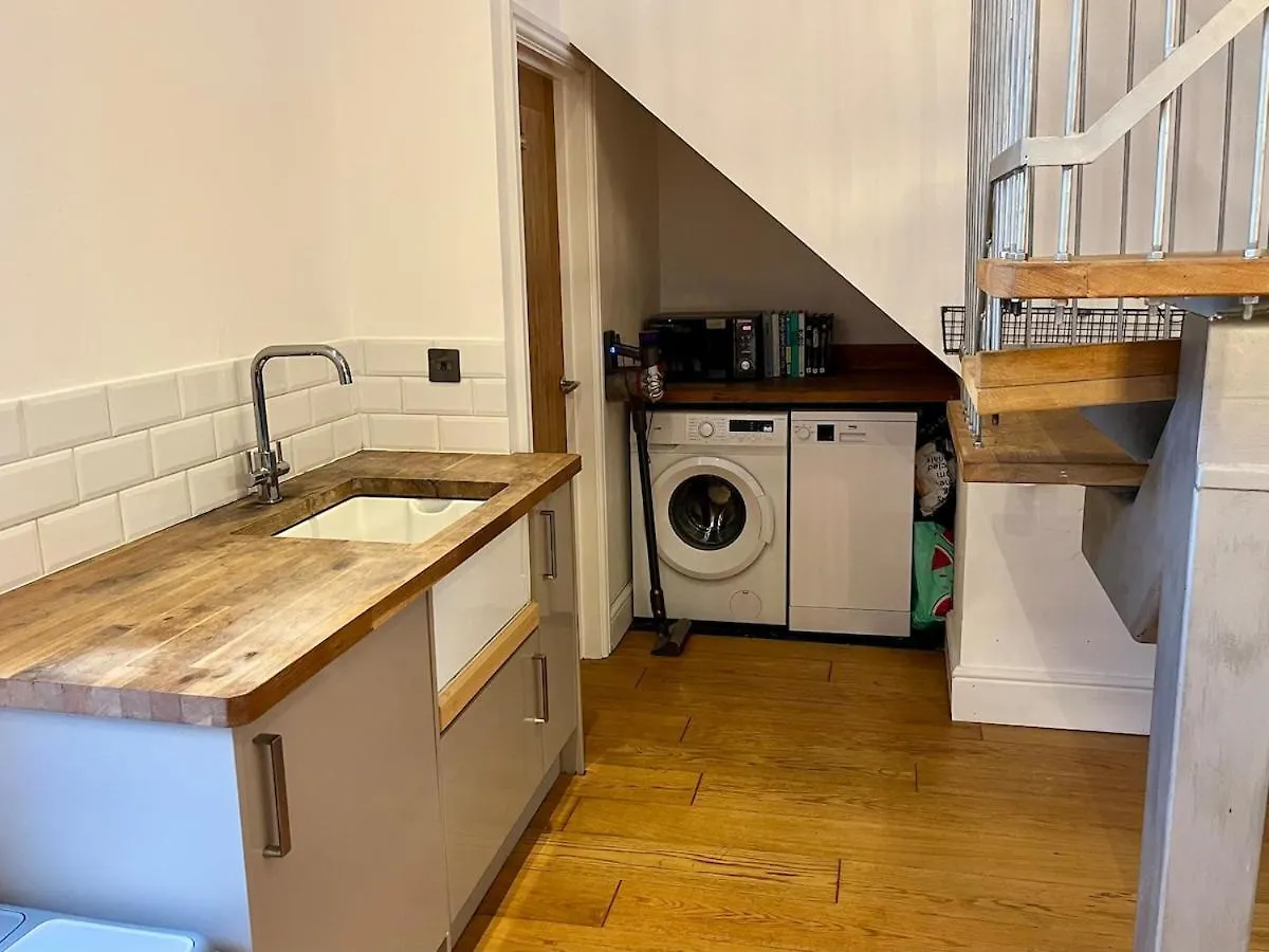 Lake Park House - Stylish Apartment With Parking Cardiff United Kingdom
